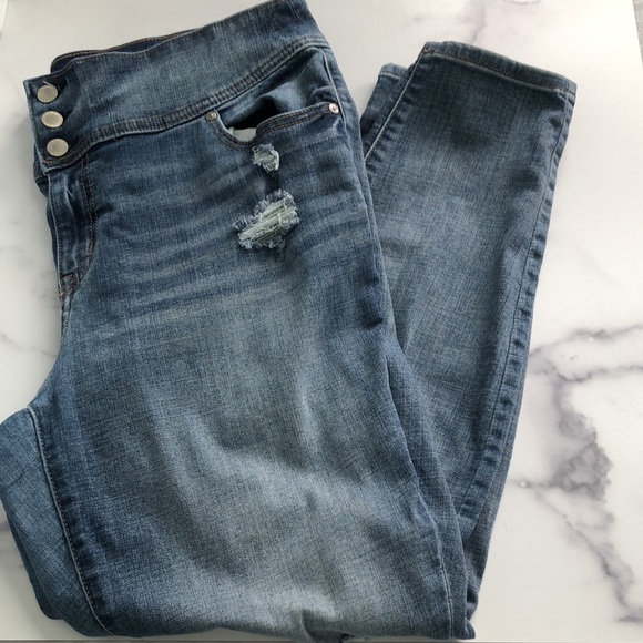 Lane Bryant High Rise Denim Jegging Flex Magic Waistband Distressed Size 18 - Picture 11 of 12